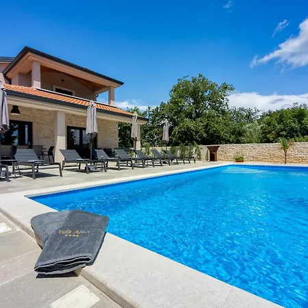 Vila Alves With Private Pool