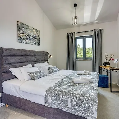 Alves With Private Pool *