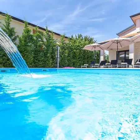 Alves With Private Pool Vila
