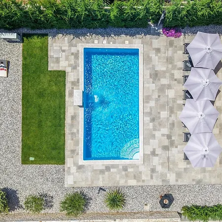 Alves With Private Pool Tar-Vabriga