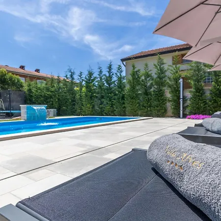 Vila Alves With Private Pool