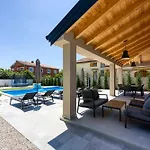 Alves With Private Pool וילה *