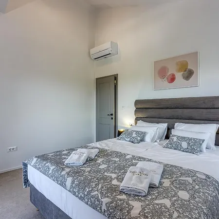 Alves With Private Pool Tar-Vabriga