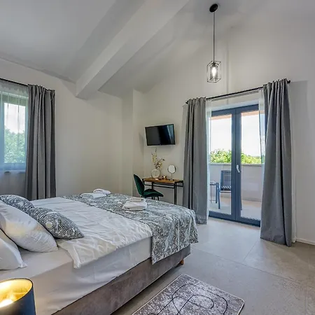 Alves With Private Pool Villa *