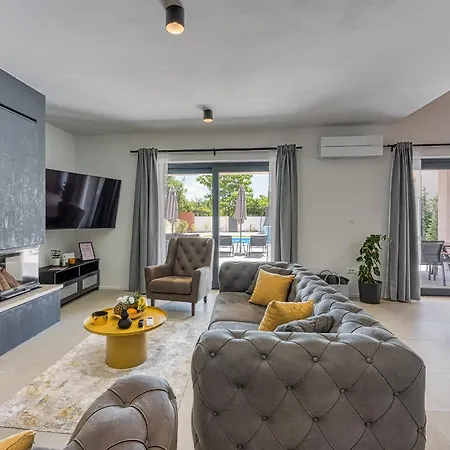 Alves With Private Pool Villa *