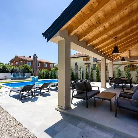 Alves With Private Pool Villa *