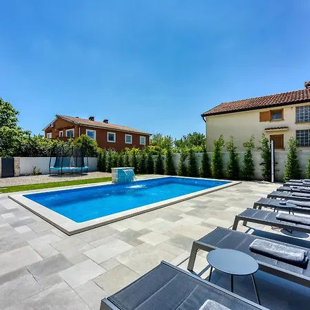 Alves With Private Pool Tar-Vabriga