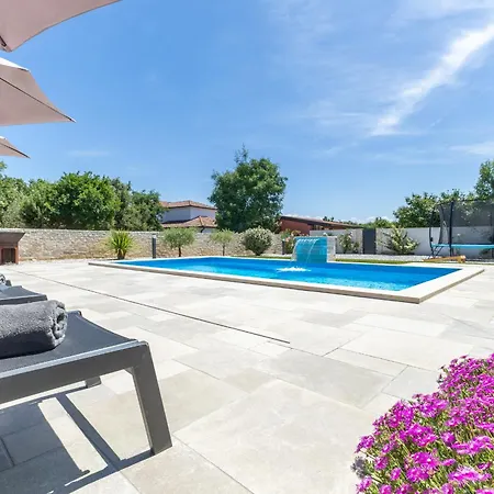 Alves With Private Pool *