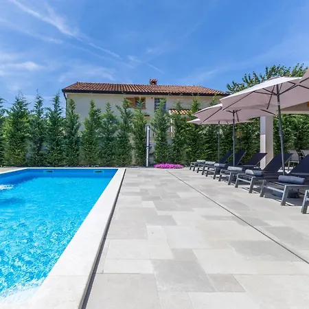Alves With Private Pool *
