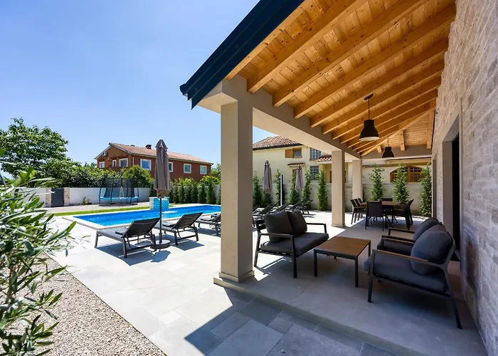 Alves With Private Pool Villa *